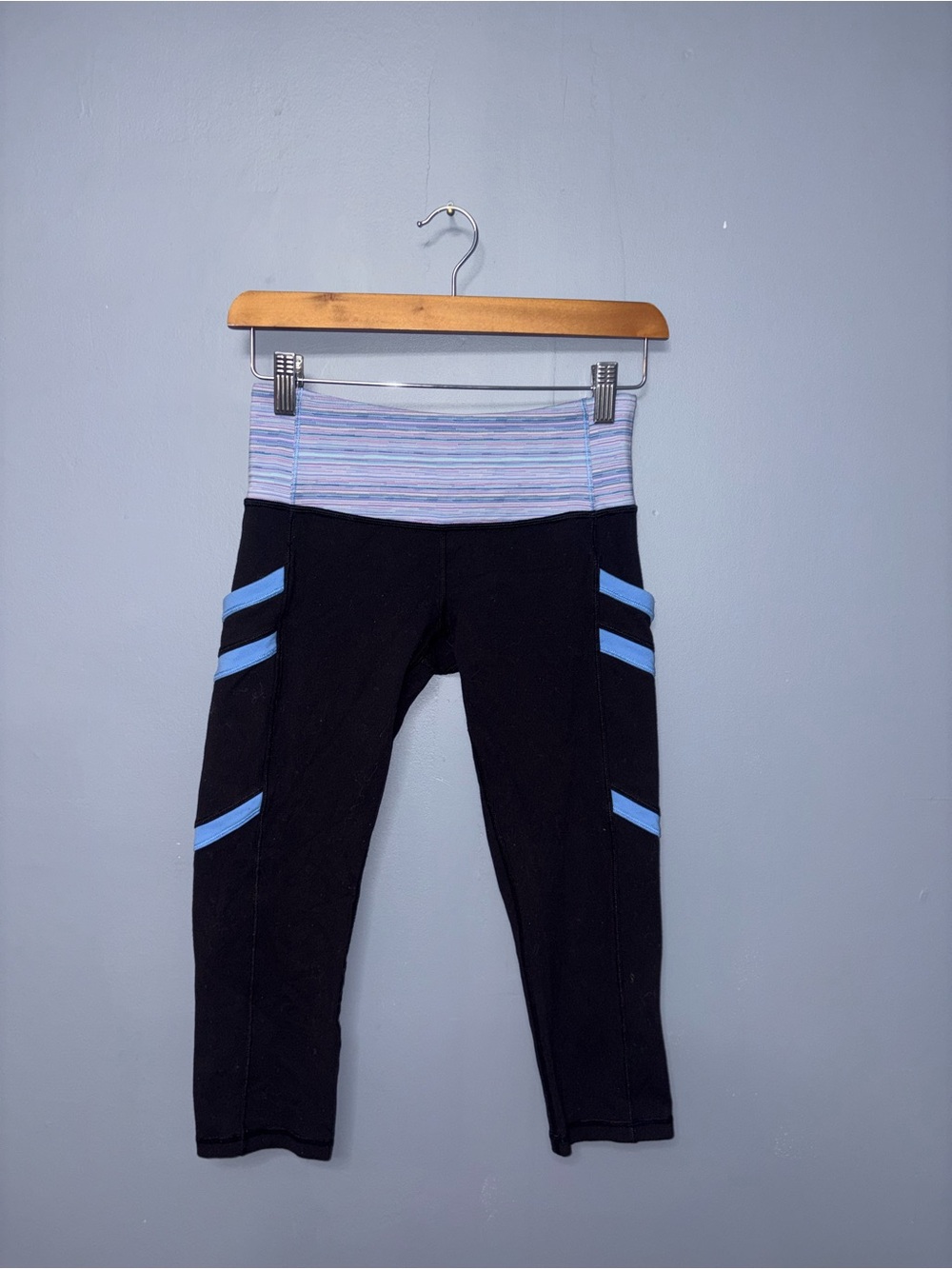 Ivivva | Black Cropped Leggings (Kids) | Size 14